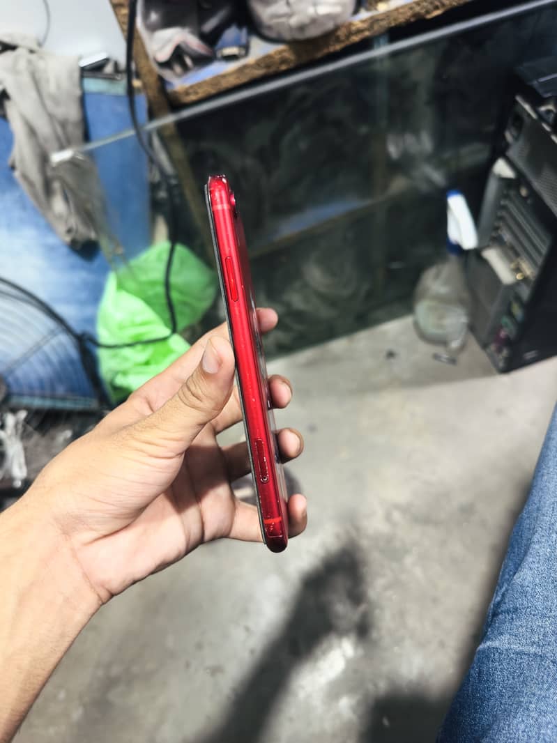 Apple iPhone XR 4