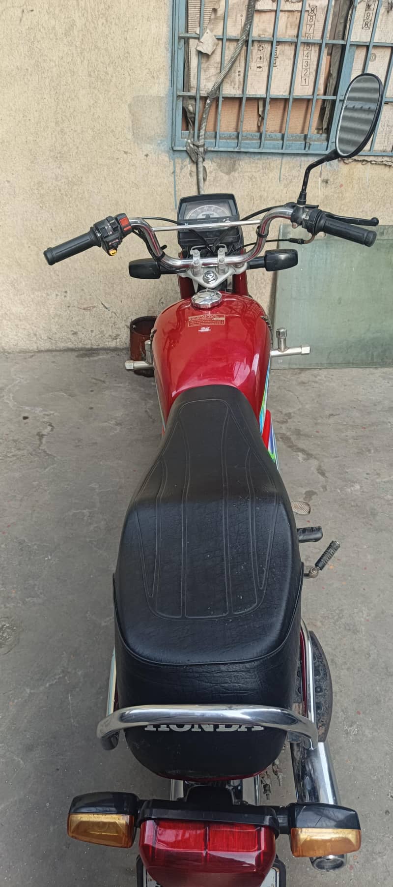 Honda CD-70 5