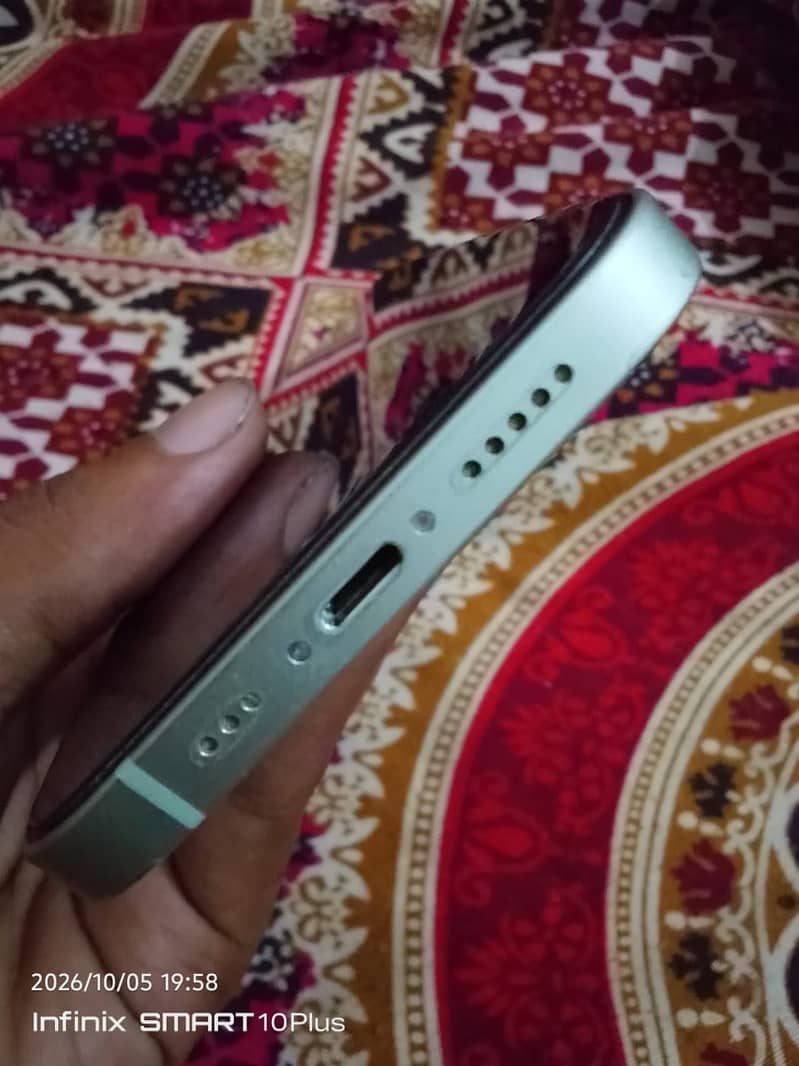 Apple iPhone 12 3