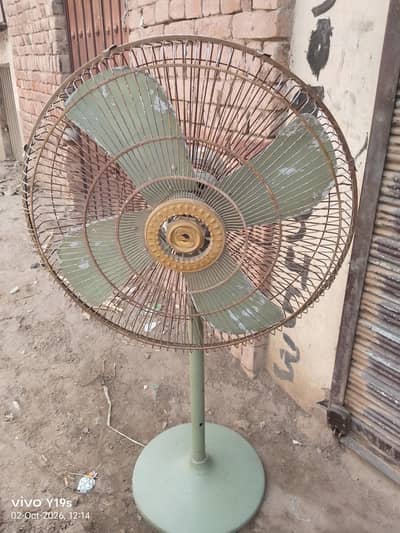 Pedestal Fan for Sale