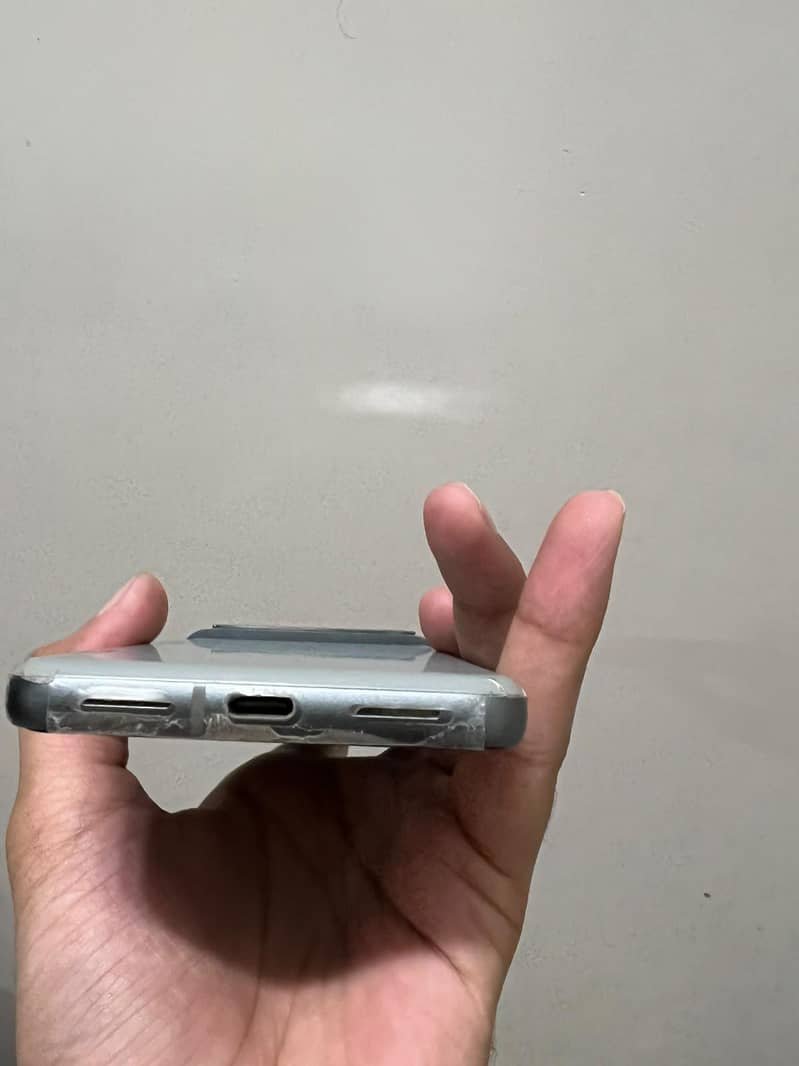 Google Pixel 8 3