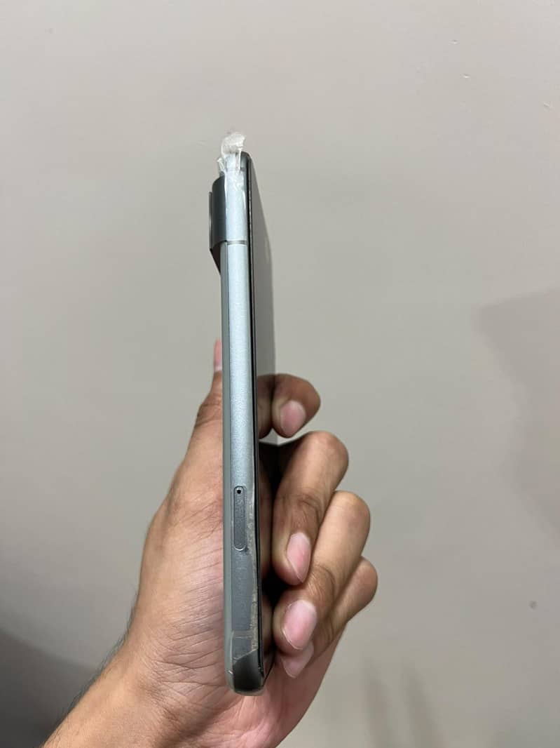 Google Pixel 8 4