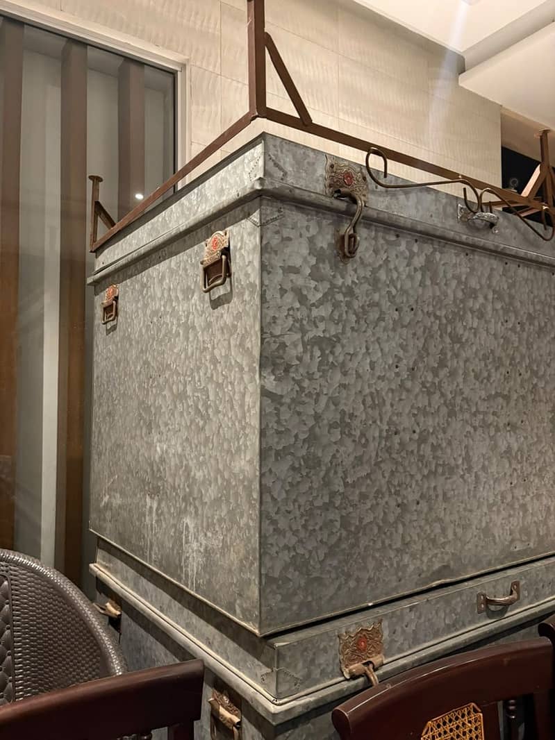 Big Trunk 1