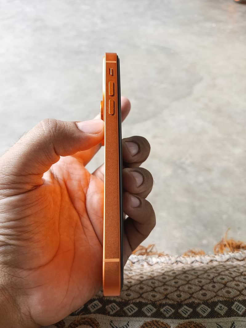 Apple iPhone XS 4