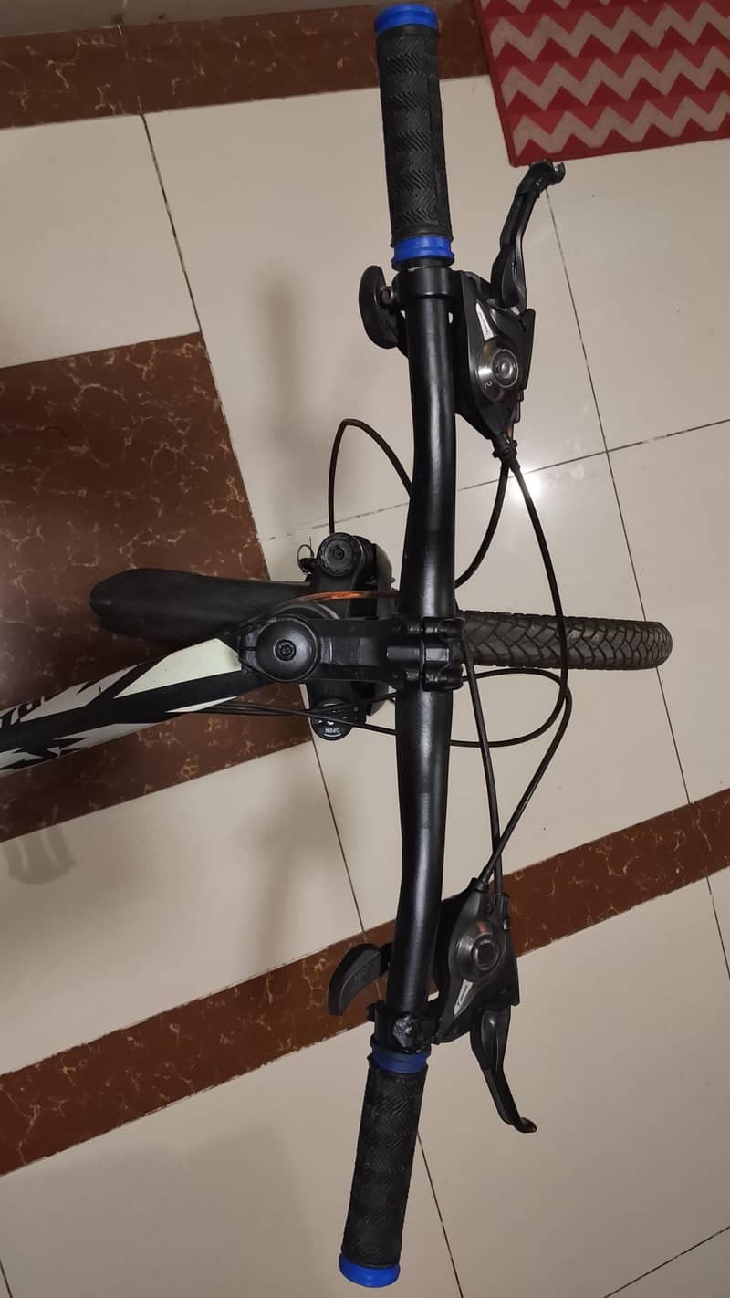 plus 610 black 1