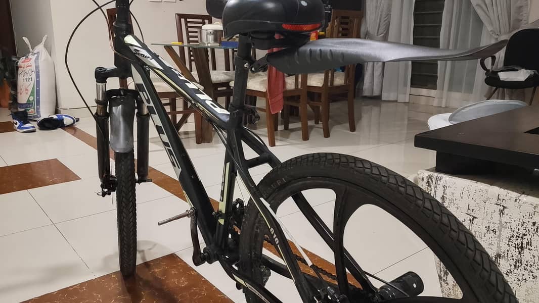 plus 610 black 2