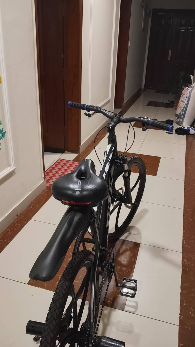 plus 610 black 4