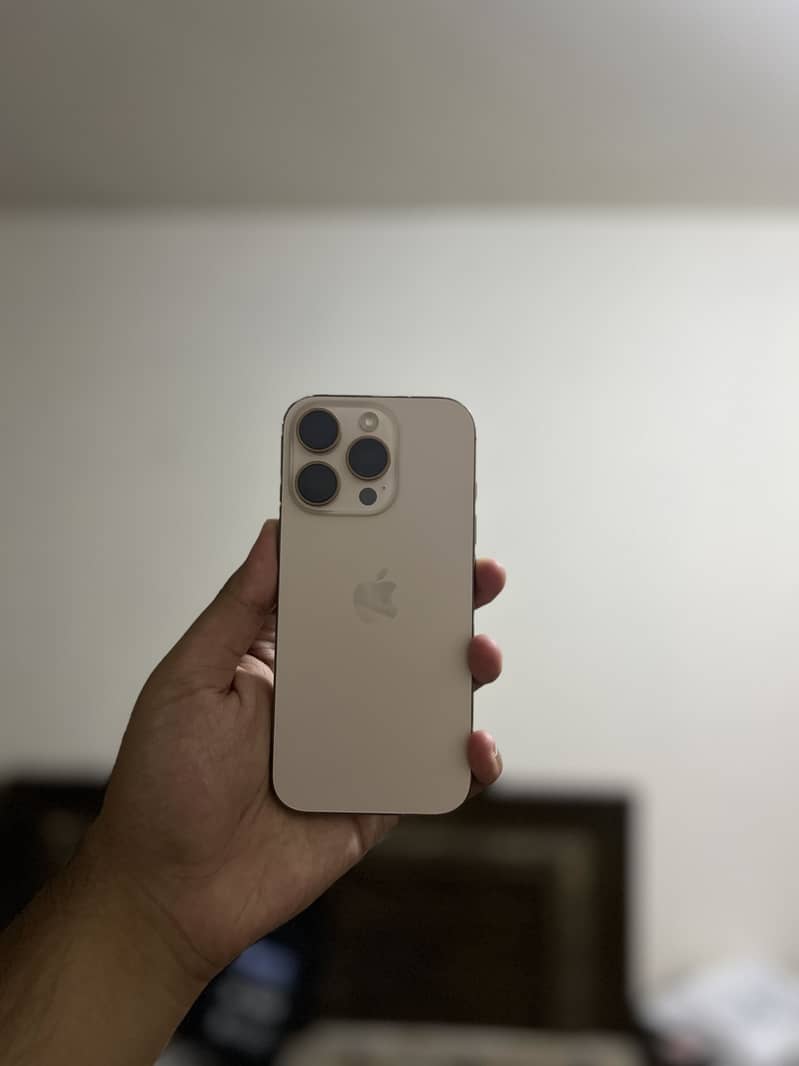 Apple iPhone 16 Pro 1