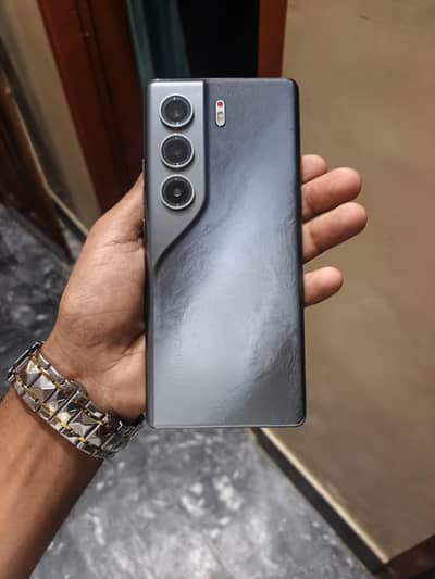 camon 40 Pro' 8/256gb- 9.5/10 box charger full complete- G100 chipset