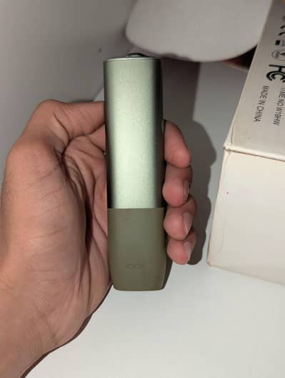 IQOS ILUMMA ONE in Moss Green Rarely Used