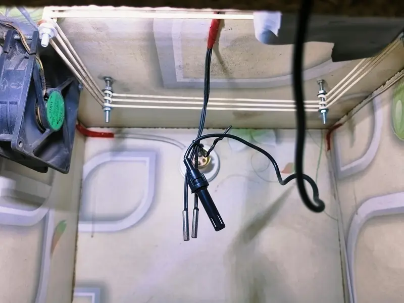 Fully automatic 30 eggs incubator auto turning + auto temperature — photo 4