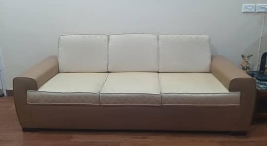 Seven seater sofa set. Very good condition.