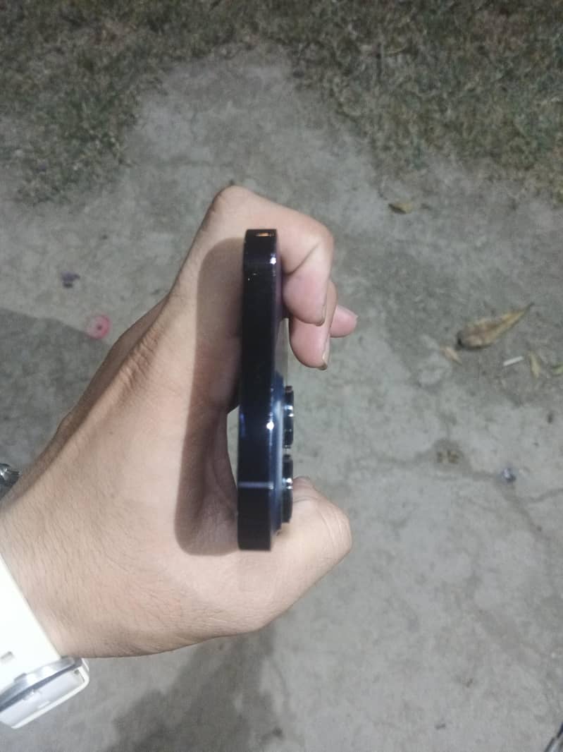 iphone 14 pro max 4