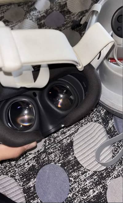 Meta Quest 3 512Gb with Carrying bag and bobovr headset