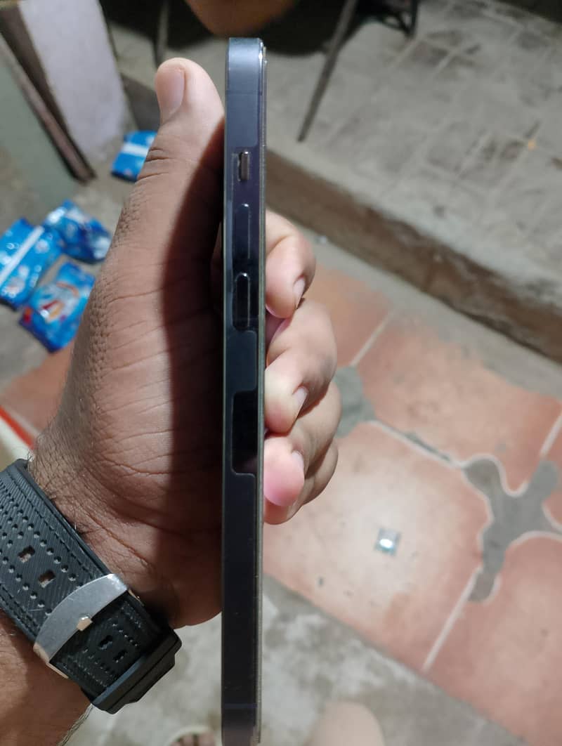 Apple iPhone 14 Pro Max 1