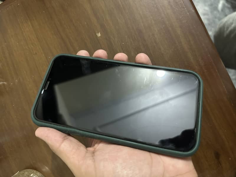 Apple iPhone XR 1
