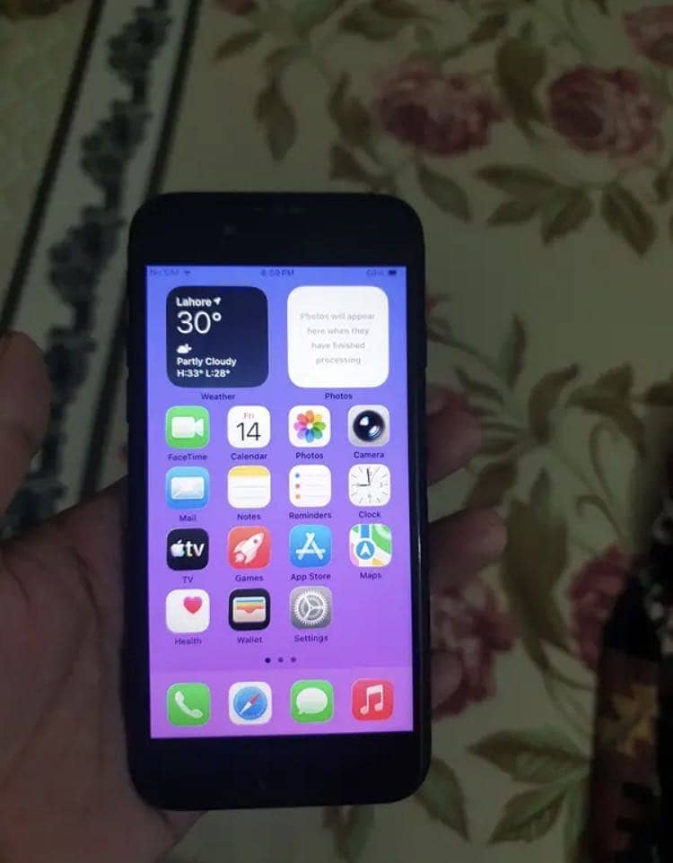Apple iPhone se 3rd generation 1