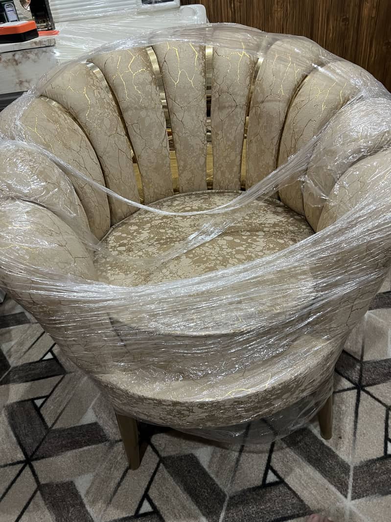 chairs with Coffe table 1