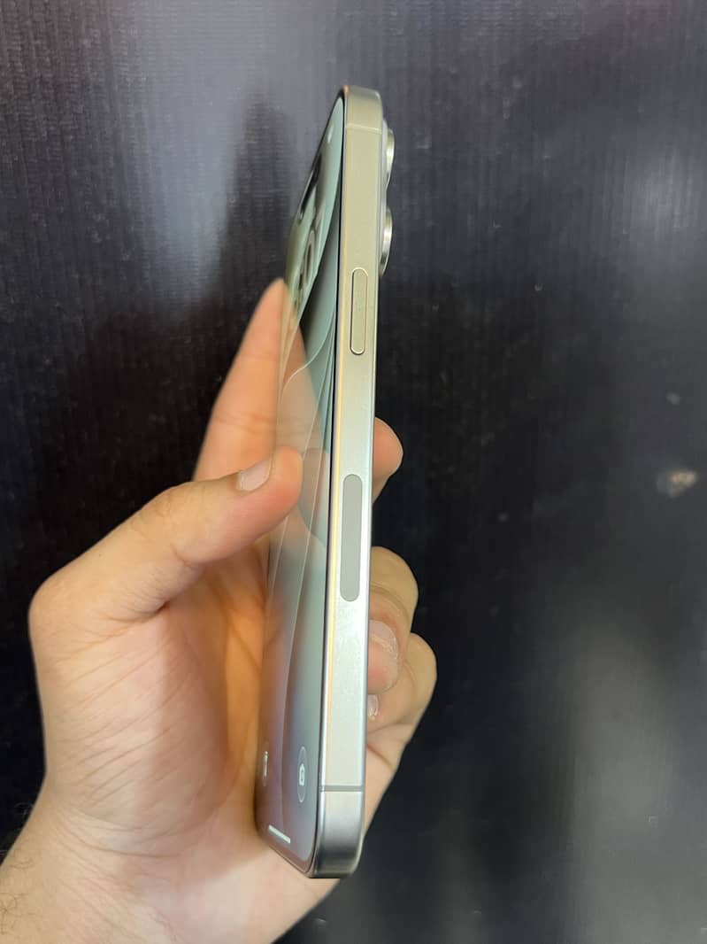 Apple iPhone 15 Pro Max 1