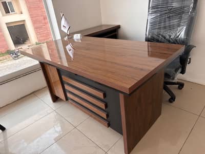 ZRK High Gloss UV Sheet Office Table 3 piece's