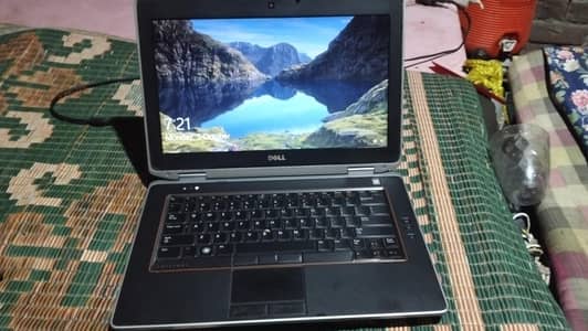 2nd generation i7 processor SSD 128 GB DDR3 8GB RAM