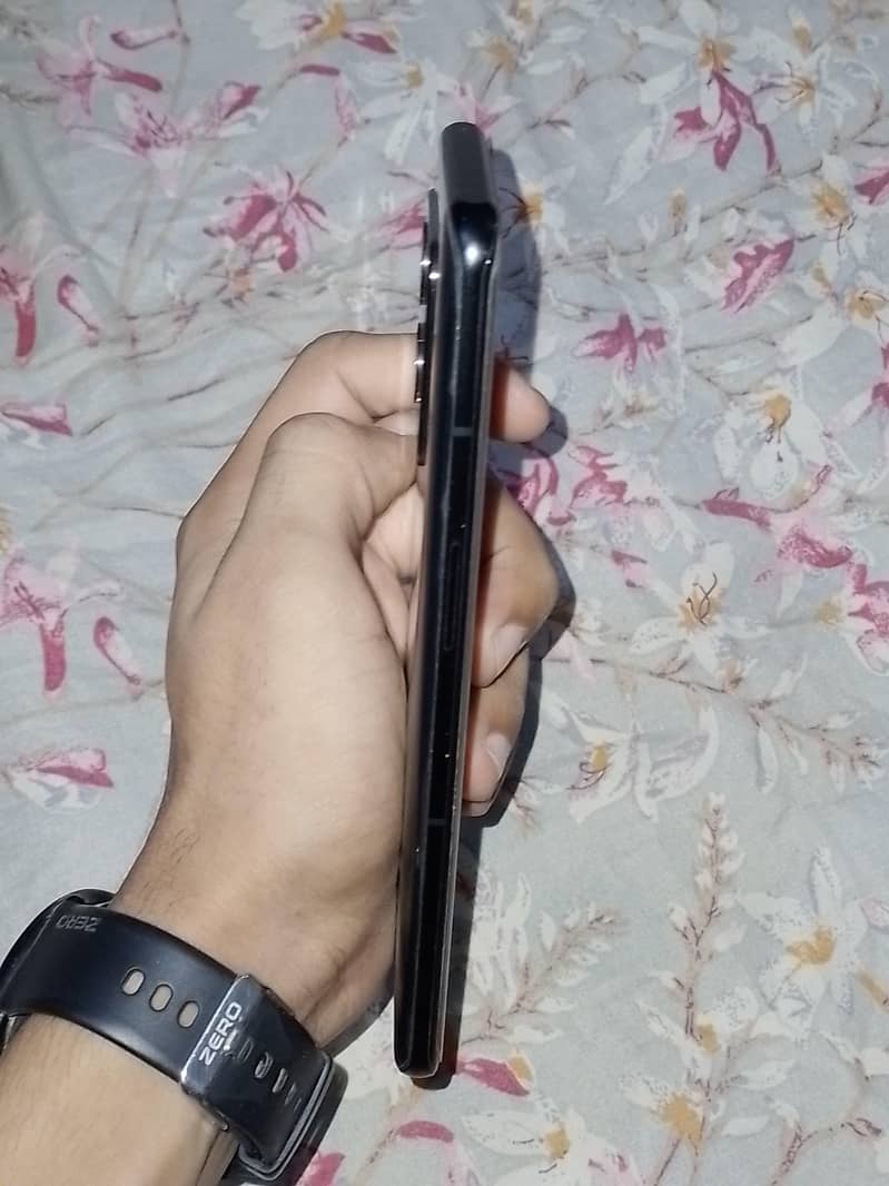 One Plus 10 Pro 4