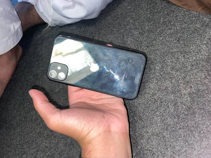 Apple iPhone 11 3
