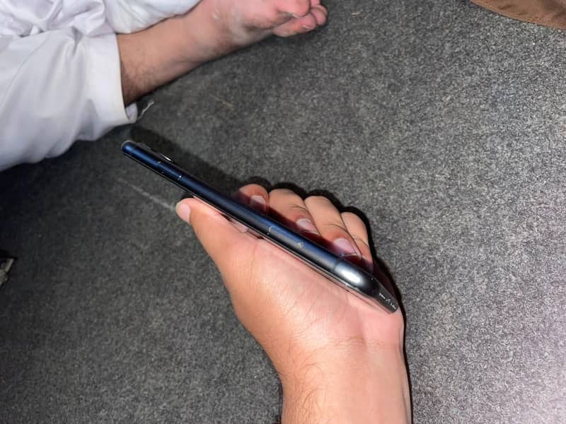Apple iPhone 11 4
