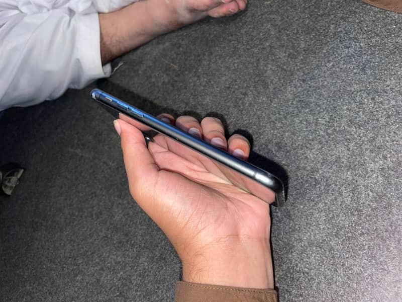 Apple iPhone 11 6