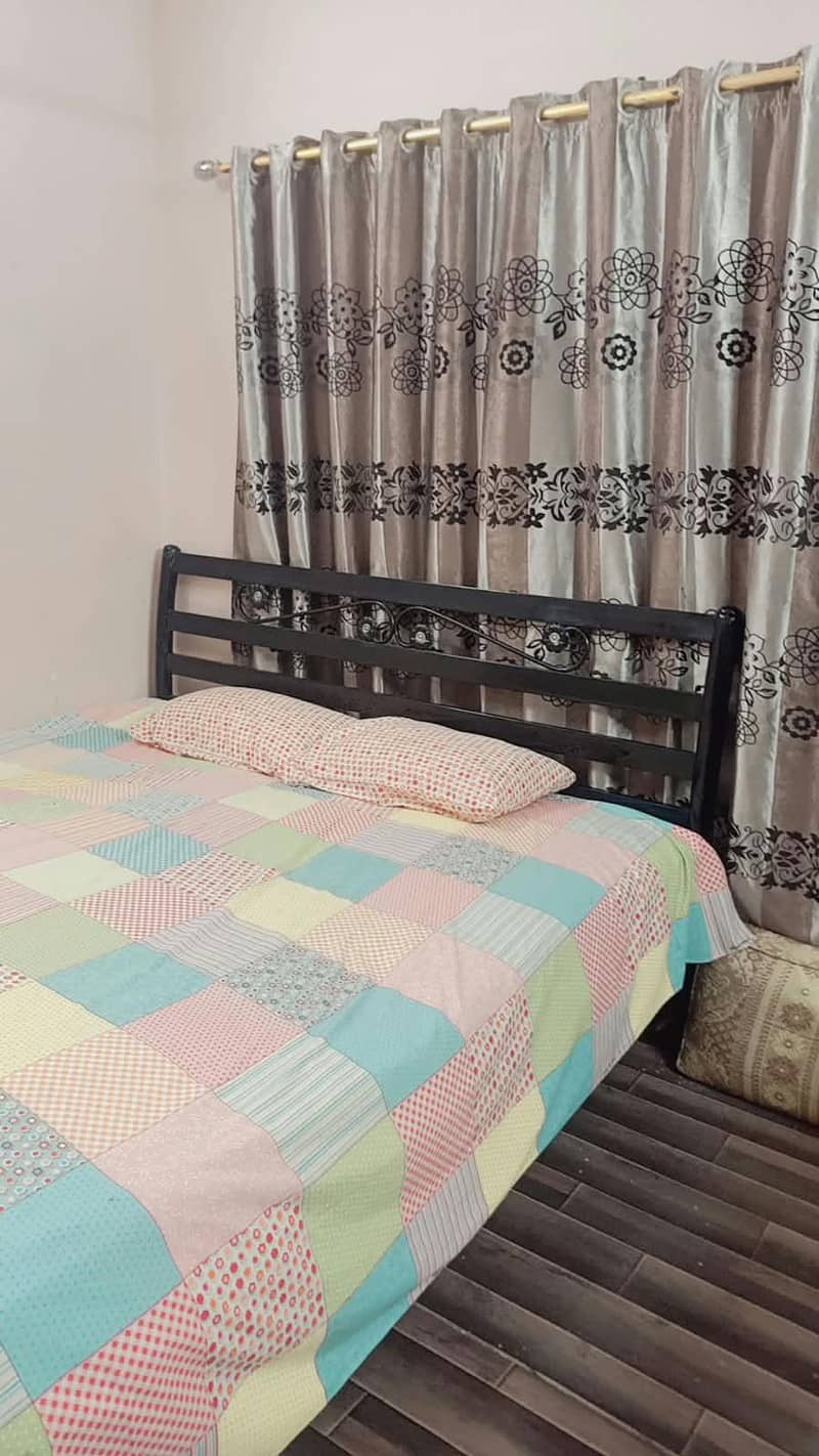 bed and almari 4