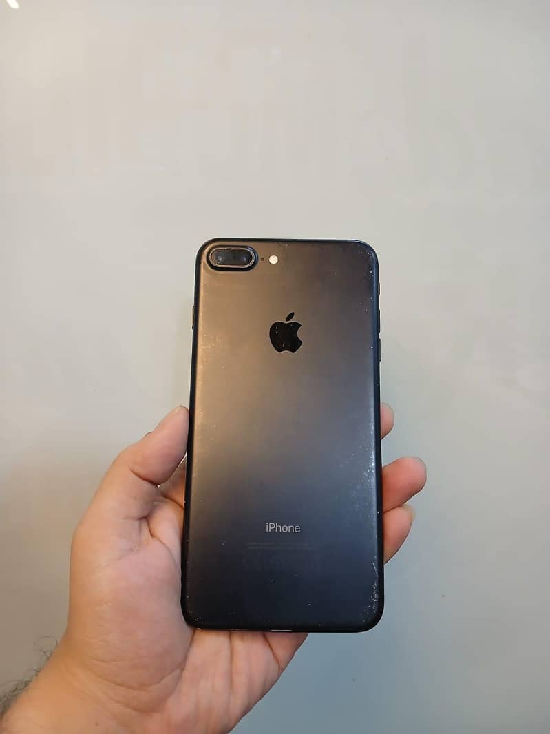 Apple iPhone 7 Plus 0