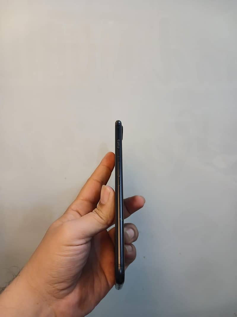 Apple iPhone 7 Plus 2