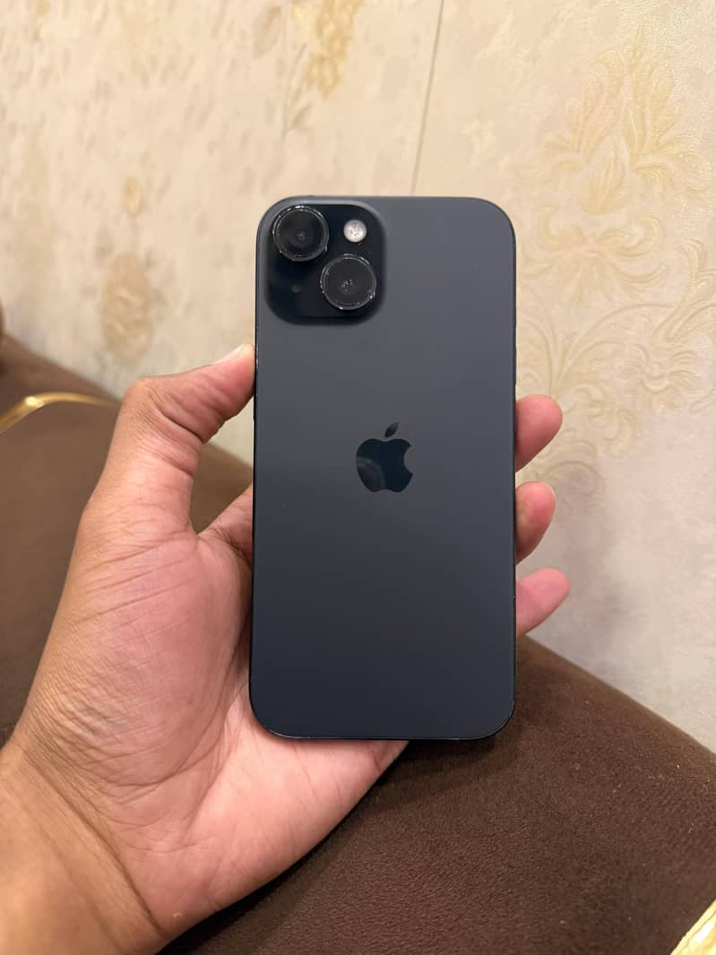 Apple iPhone 15 (128) 6