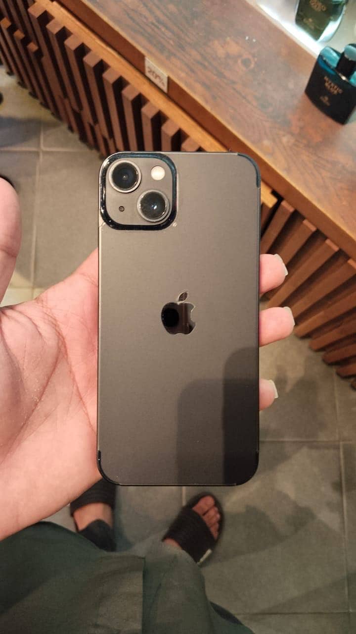 Apple iPhone 13 0