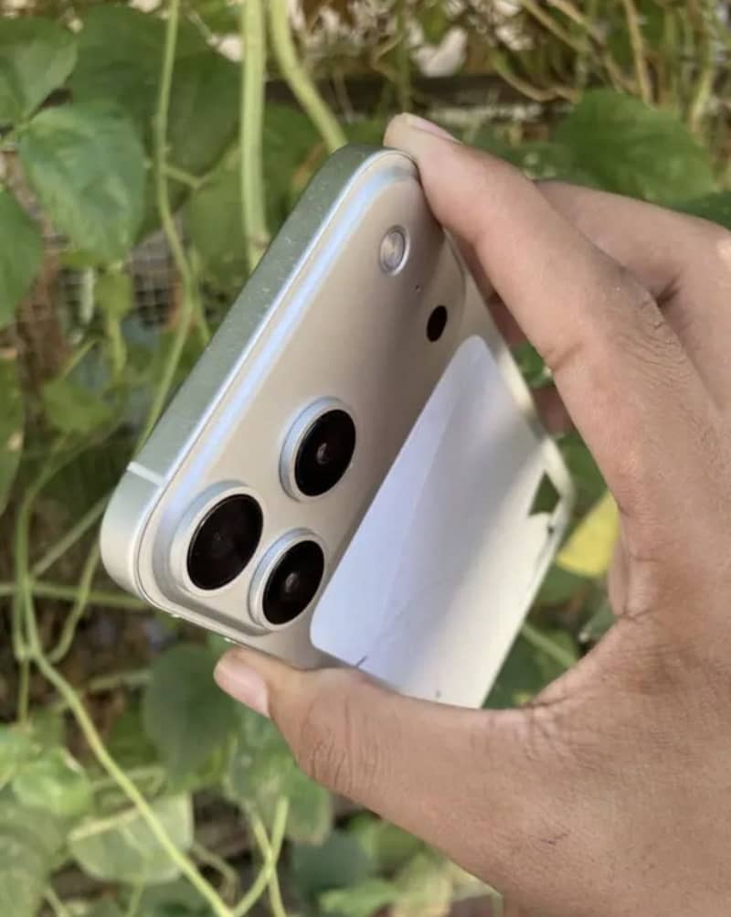 Apple iPhone 11 4