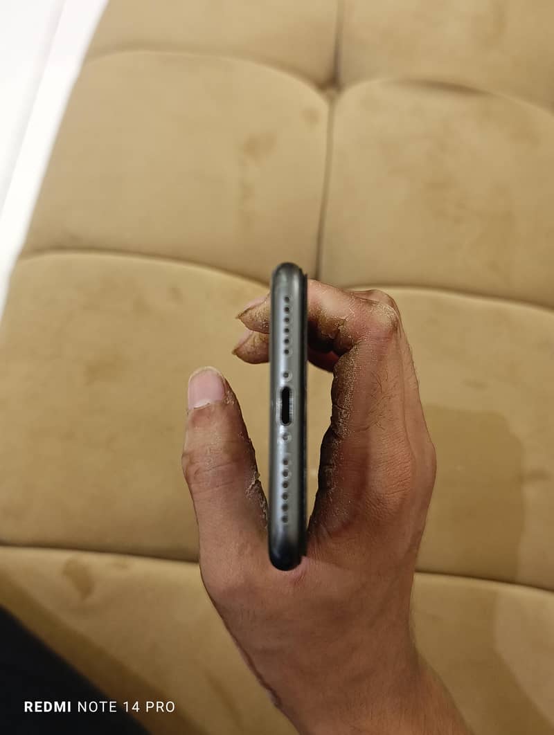 Apple iPhone 8 6
