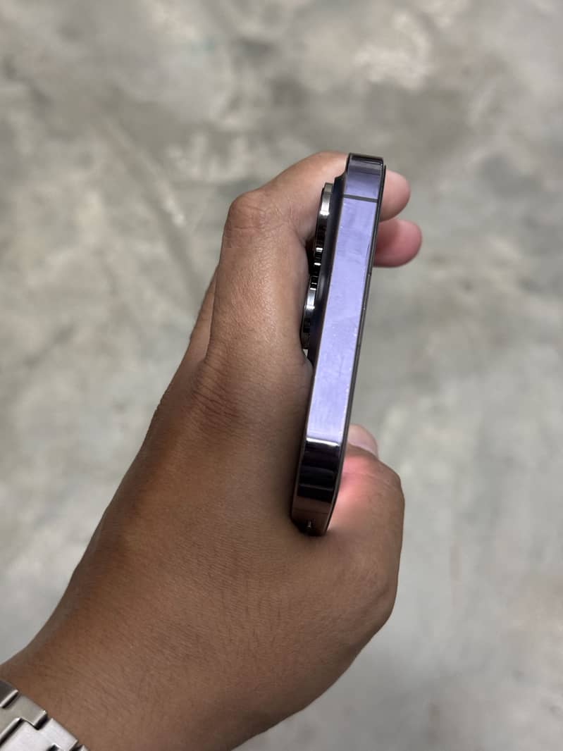 Apple iPhone 14 Pro Max 2