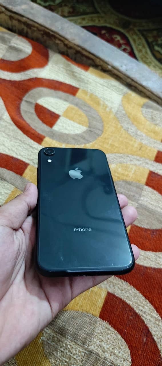 Apple iPhone XR 4