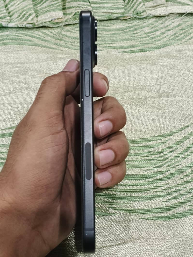 Apple iPhone 15 plus 5