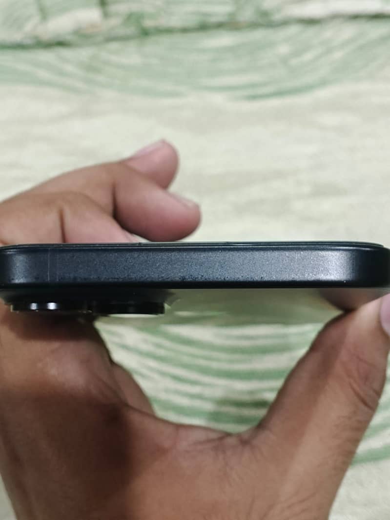Apple iPhone 15 plus 8