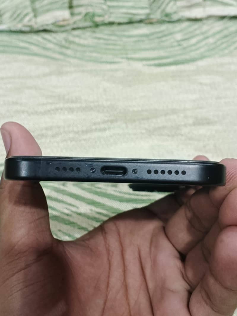 Apple iPhone 15 plus 9