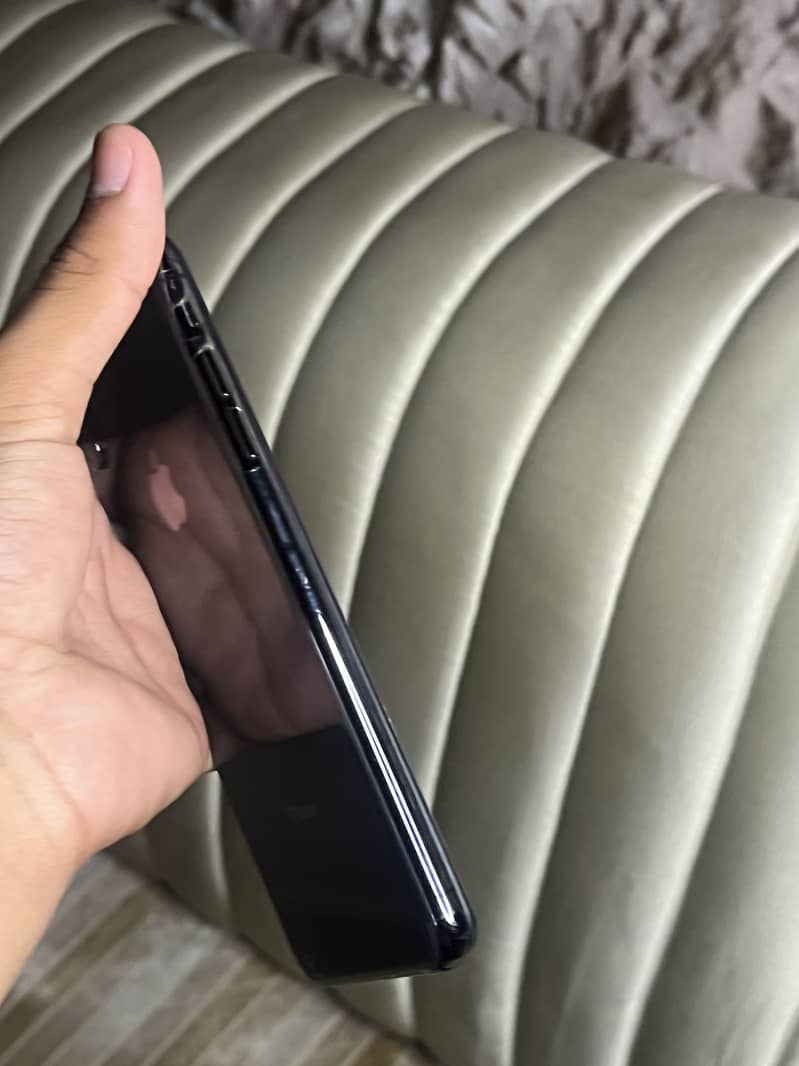 Apple iPhone XS Max 1