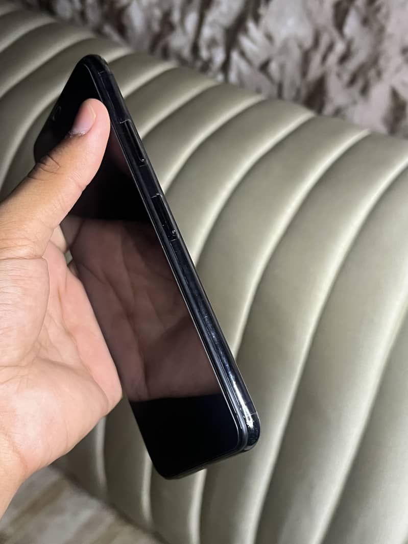 Apple iPhone XS Max 4