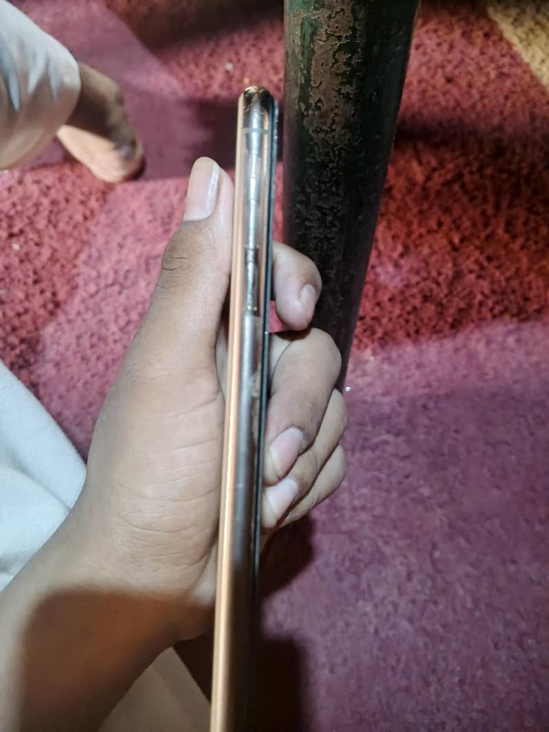 Apple iPhone XS Max 2
