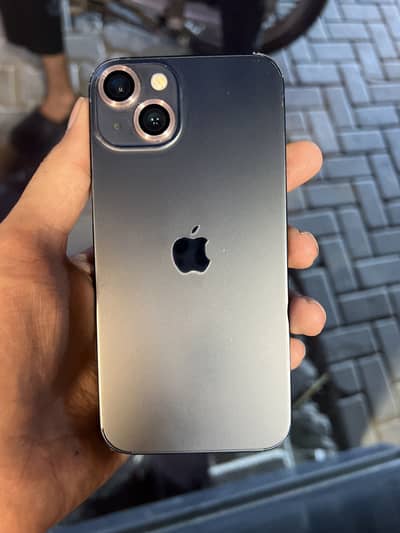 Apple iPhone 13