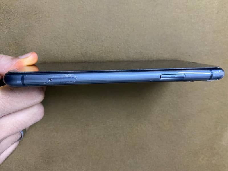 Apple iPhone 11 0