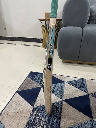 The bat is fully noked and only play 30 to 40 ball’s