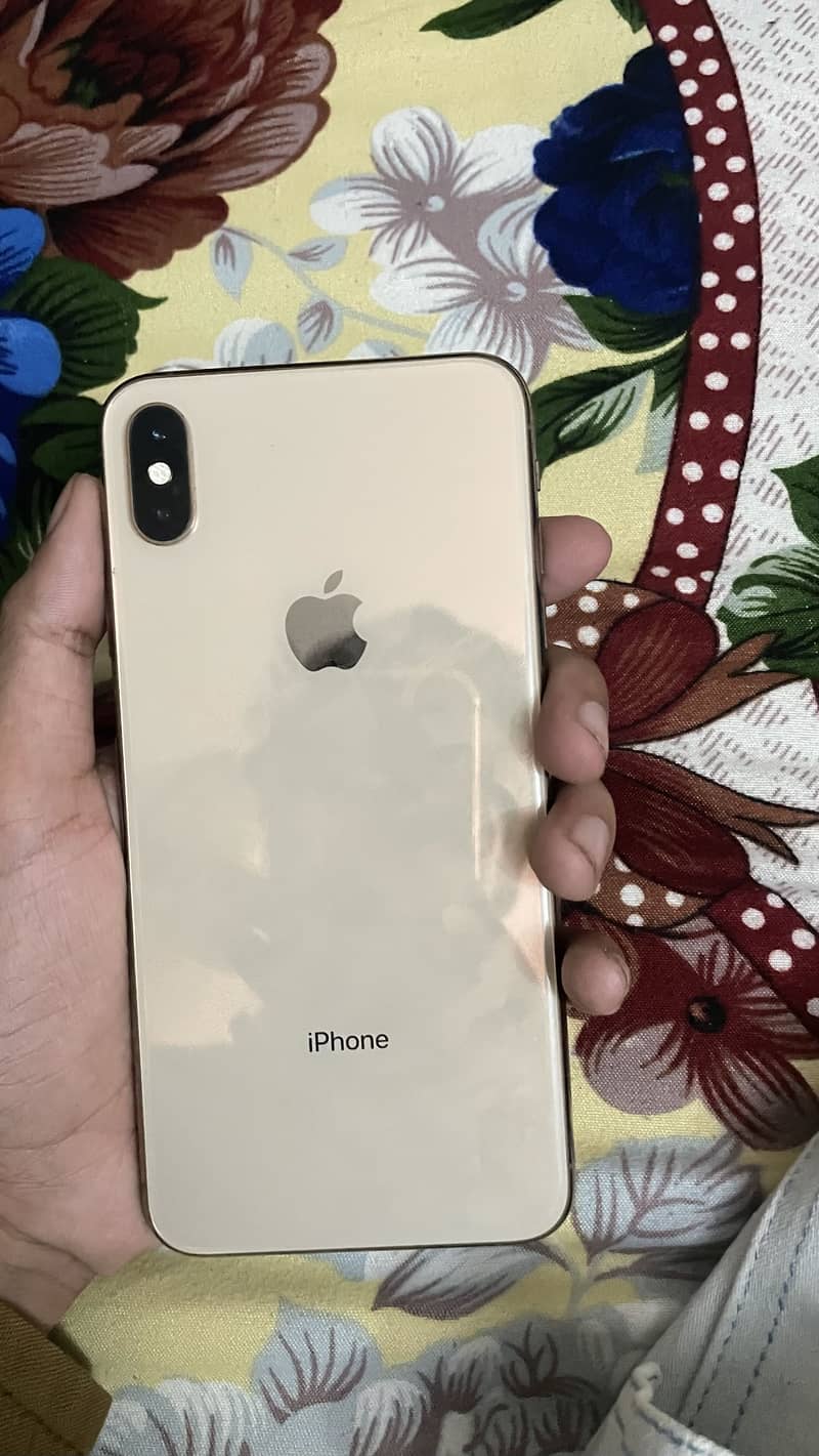 Apple iPhone XS Max 3