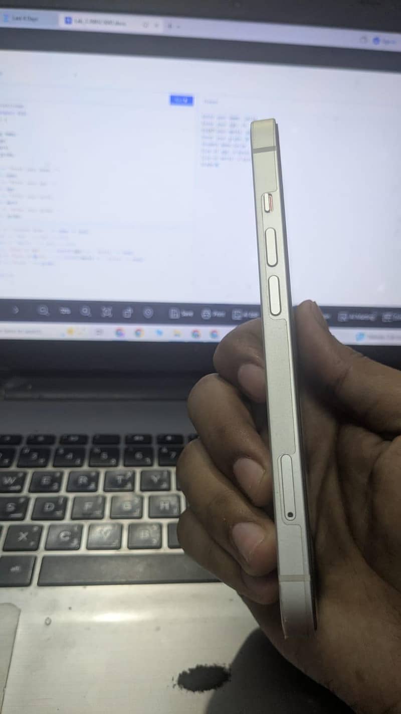 Apple iPhone 13 6