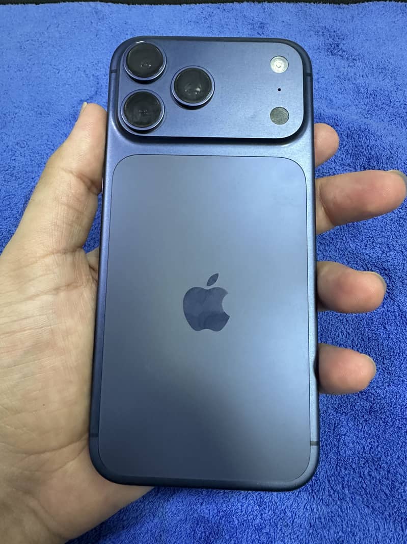 Apple iPhone 17 Pro Max 0